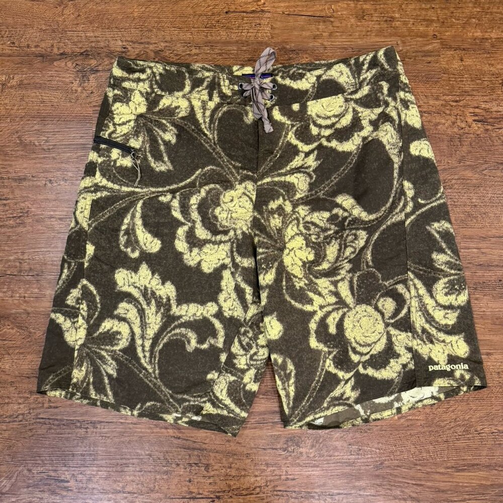 Patagonia Green Floral Wavefarer Board Shorts Swim‎ Trunks Bermudas Men's 35x10